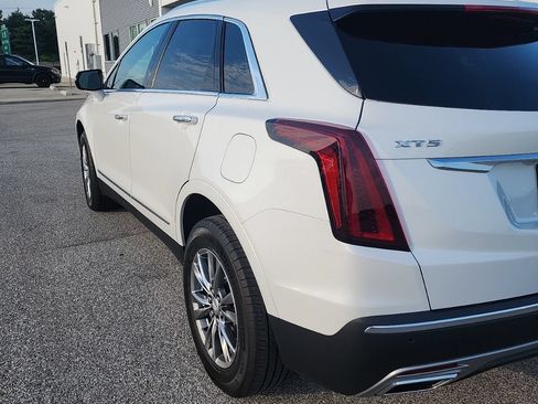 Used 2021 Cadillac XT5 Premium Luxury FWD image 3