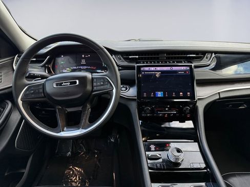 Used 2023 Jeep Grand Cherokee 4WD 4xe image 13