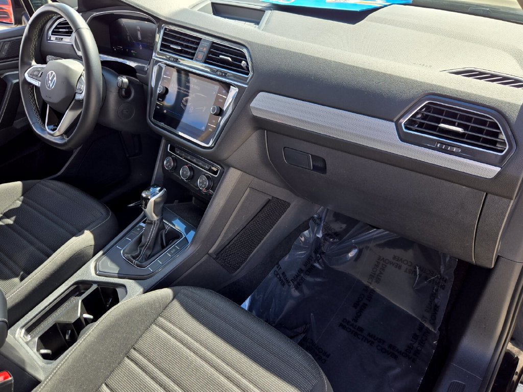 Certified 2024 Volkswagen Tiguan S FWD image 18