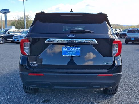 Used 2023 Ford Explorer XLT AWD/4WD image 5