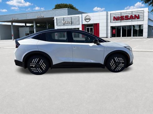 New 2026 Nissan Leaf SV+ w/ Floor Mat Package (SV+) FWD image 3