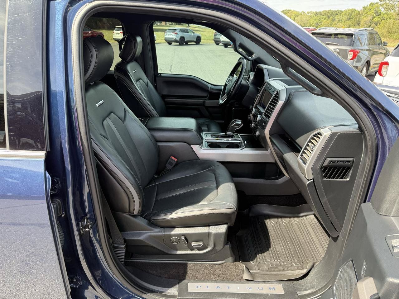 Used 2019 Ford F150 Platinum w/ Equipment Group 701A Luxury AWD/4WD image 19