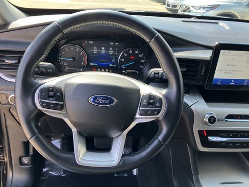 Used 2022 Ford Explorer XLT RWD image 10