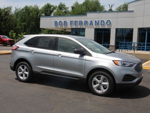 New 2024 Ford Edge SE image 1