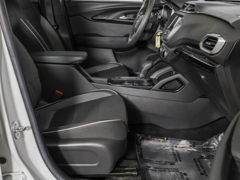 Used 2022 Chevrolet TrailBlazer LS FWD image 43