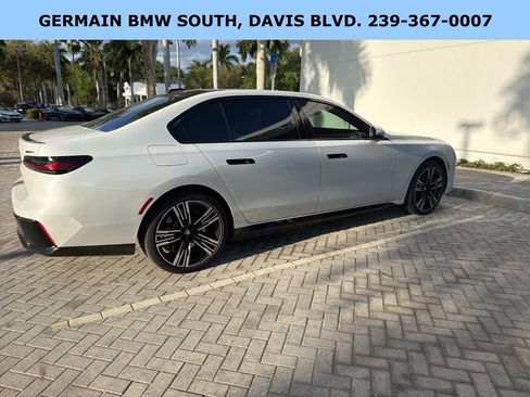 Used 2023 BMW i7 xDrive60 image 11