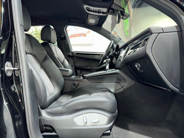 Used 2018 Porsche Macan AWD/4WD image 51