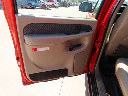 Used 2002 Chevrolet Avalanche image 19