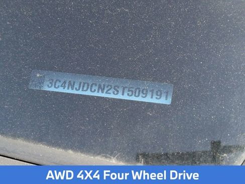 Used 2025 Jeep Compass Limited image 8