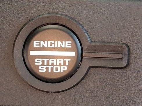 Used 2025 Ford Bronco Badlands image 26