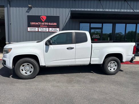 Used 2018 Chevrolet Colorado W/T w/ WT Convenience Package AWD/4WD image 2