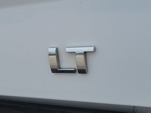 Used 2017 Chevrolet Silverado 1500 LT w/ Trailering Package AWD/4WD image 7