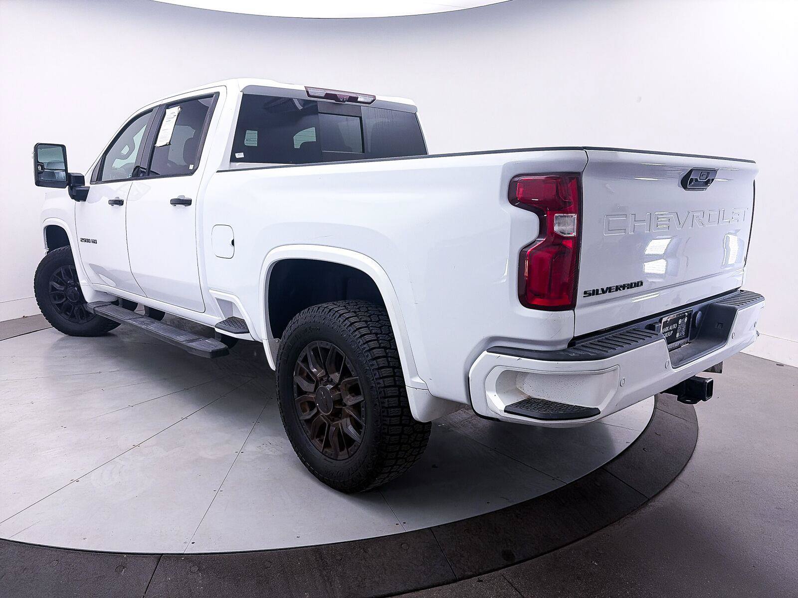 Used 2022 Chevrolet Silverado 2500 High Country w/ Z71 Off-Road Package AWD/4WD image 2