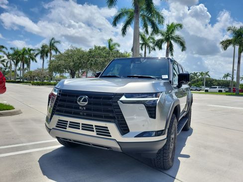 Certified 2026 Lexus GX 550 AWD/4WD image 4