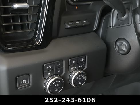 Used 2024 GMC Sierra 1500 AT4 w/ Technology Package AWD/4WD image 26