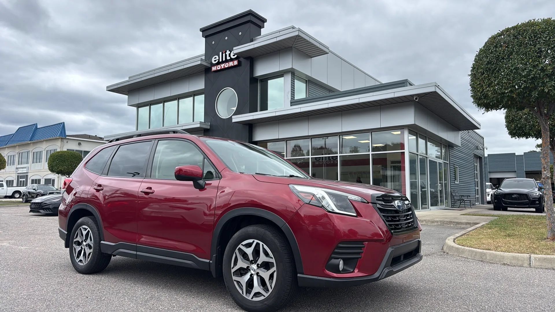 Used 2023 Subaru Forester Premium AWD/4WD image 1