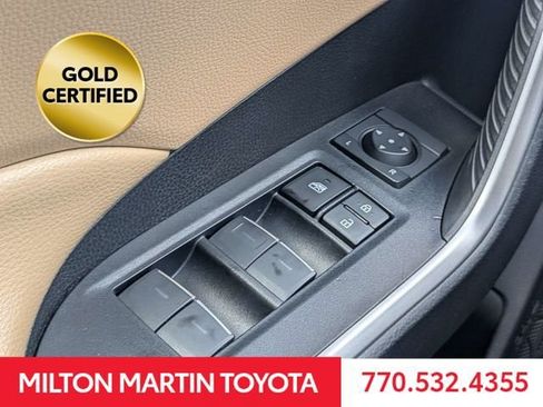 Used 2022 Toyota RAV4 XLE AWD/4WD image 25