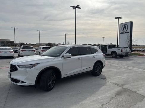 Used 2024 Acura MDX SH-AWD w/ Technology Package image 2
