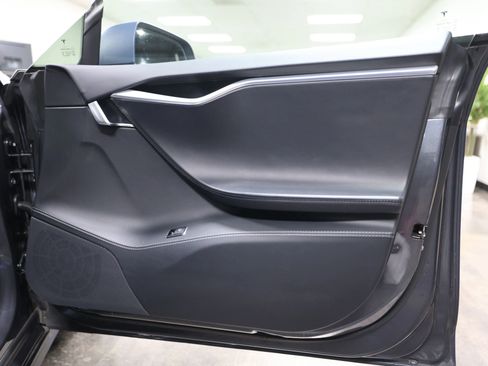 Used 2017 Tesla Model S 90D image 31