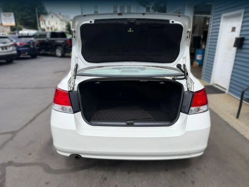 Used 2014 Subaru Legacy 2.5i Premium AWD/4WD image 8