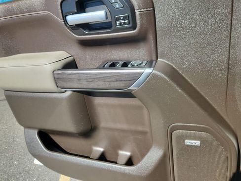 Used 2021 Chevrolet Silverado 1500 LTZ image 9