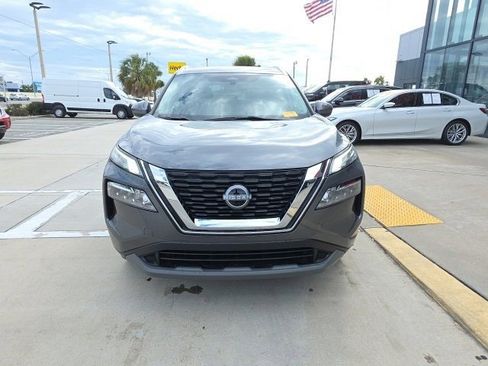 Used 2023 Nissan Rogue SV w/ SV Premium B Package image 9