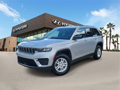 Used 2023 Jeep Grand Cherokee Laredo
