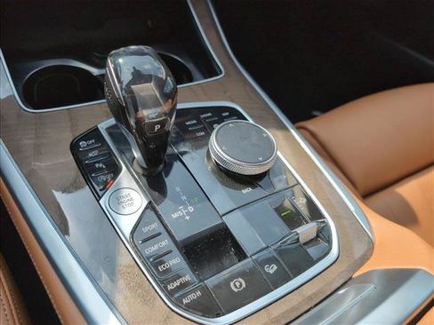 Used 2019 BMW X7 xDrive50i w/ Premium Package AWD/4WD image 17