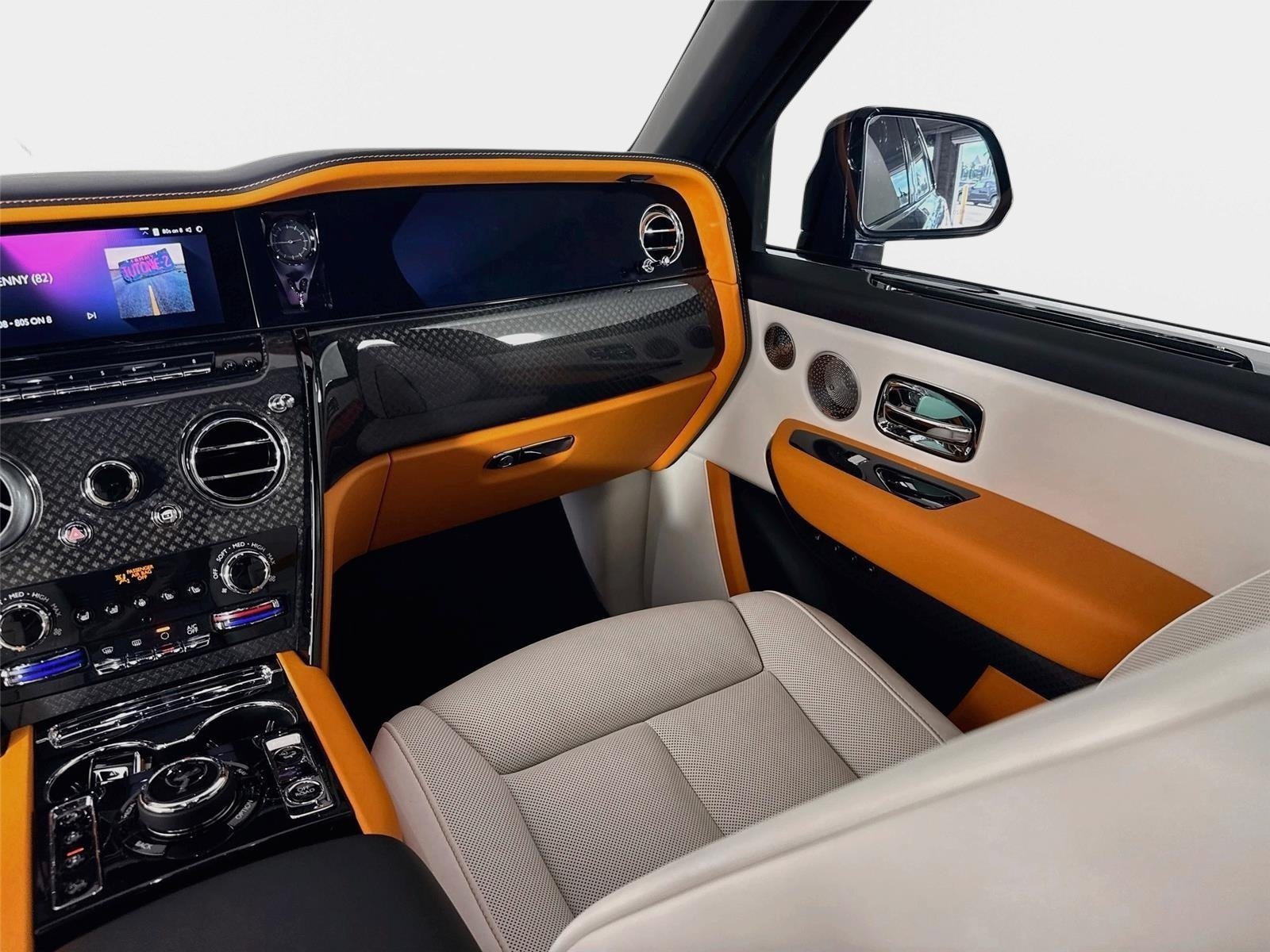 Used 2026 Rolls-Royce Cullinan Black Badge AWD/4WD image 26