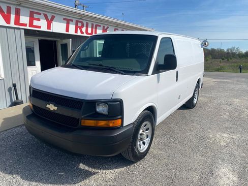 Used 2011 Chevrolet Express 1500 image 3