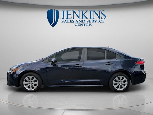 Used 2023 Toyota Corolla LE FWD image 6