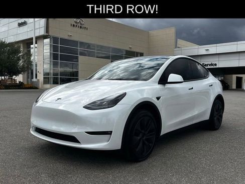 Used 2024 Tesla Model Y Long Range AWD/4WD image 1