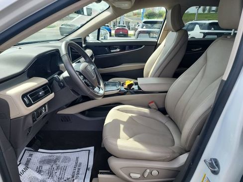 Used 2023 Lincoln Nautilus FWD image 19