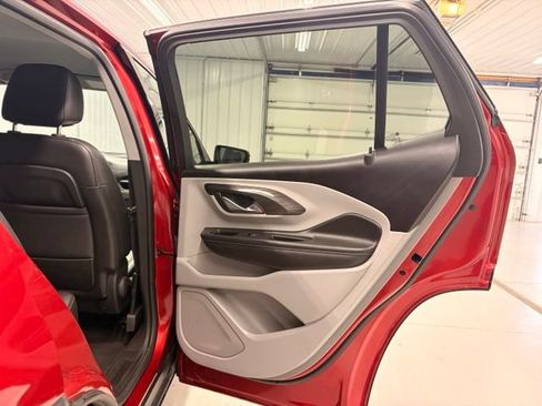 Used 2022 GMC Terrain SLT FWD image 8