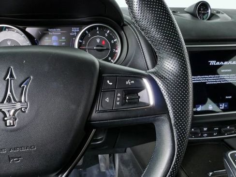 Certified 2022 Maserati Levante GT AWD/4WD image 12