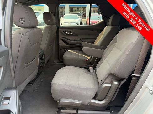 Used 2023 Chevrolet Traverse LT FWD image 27