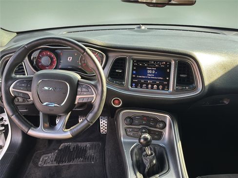 Used 2015 Dodge Challenger SRT Hellcat image 28