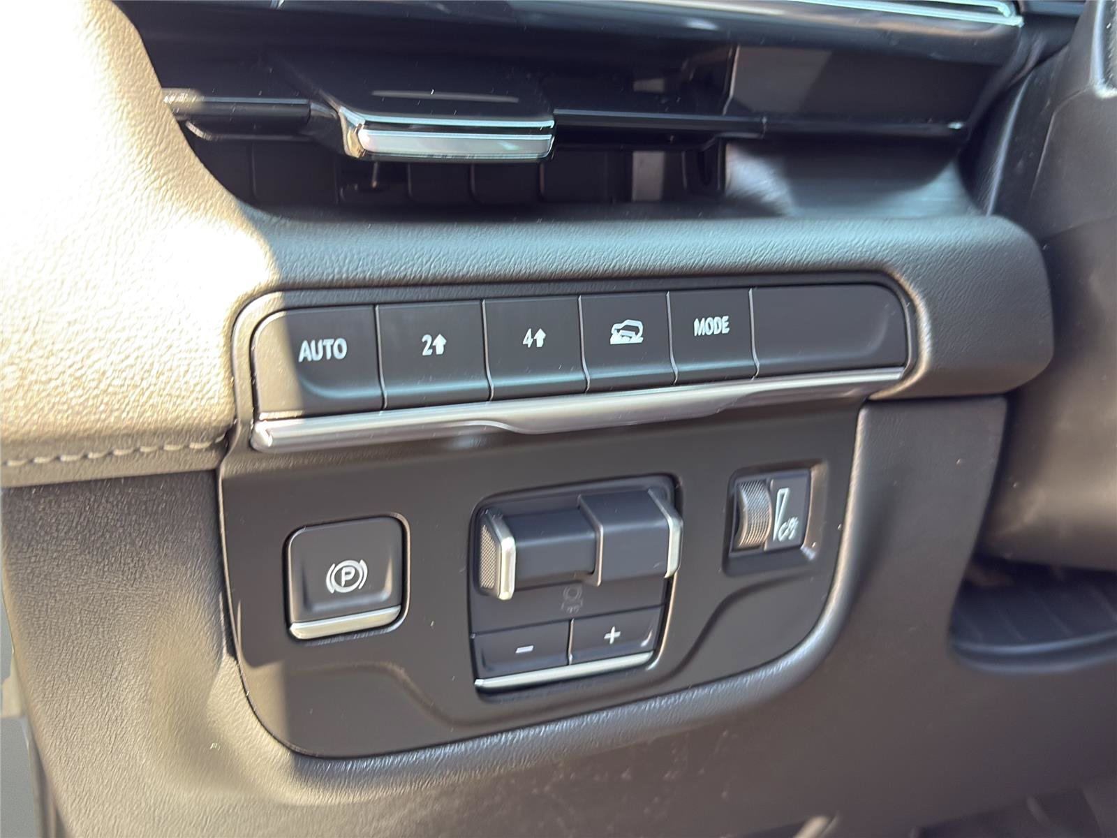 Used 2022 Cadillac Escalade ESV Sport AWD/4WD image 30