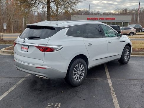 Used 2023 Buick Enclave Essence image 26
