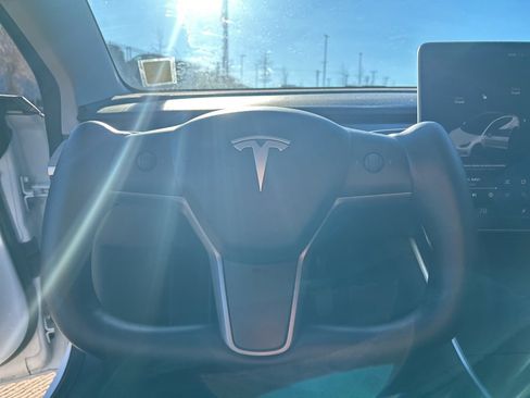 Used 2020 Tesla Model 3 Standard Range image 12