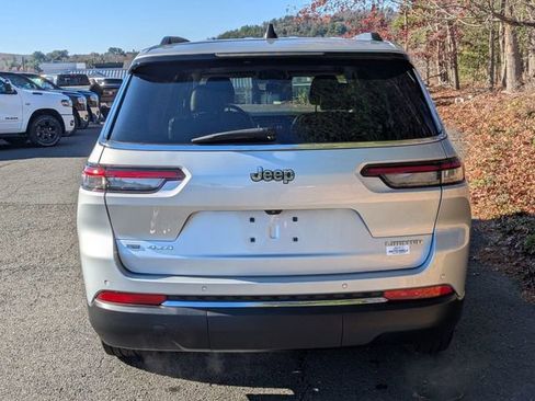 Used 2022 Jeep Grand Cherokee L Limited image 4