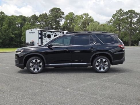 New 2026 Honda Pilot Touring image 15