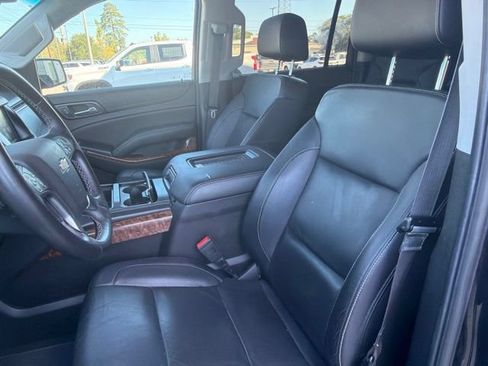 Used 2017 Chevrolet Suburban Premier RWD image 9