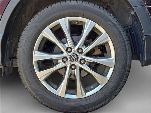 Used 2017 Toyota RAV4 Limited FWD image 21