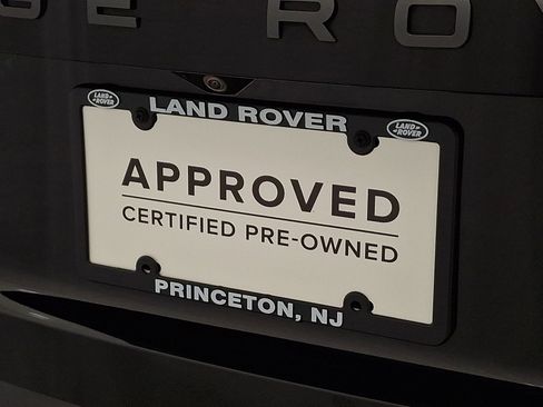 Certified 2024 Land Rover Range Rover SE image 30