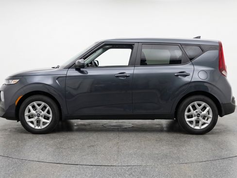 Used 2025 Kia Soul LX w/ LX Technology Package FWD image 5