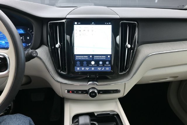 Used 2024 Volvo XC60 B5 Plus w/ Protection Package Premier AWD/4WD image 13