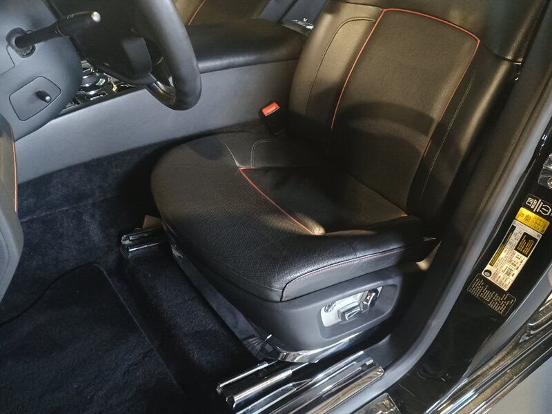 Used 2014 Rolls-Royce Ghost RWD image 19