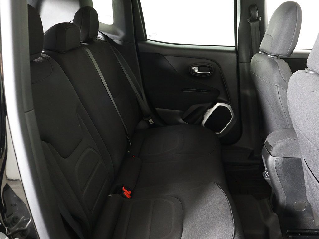 Used 2019 Jeep Renegade Latitude AWD/4WD image 30