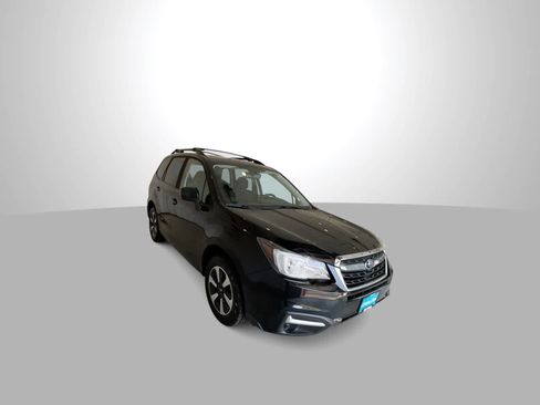 Used 2018 Subaru Forester 2.5i Premium w/ All-Weather Package AWD/4WD image 2